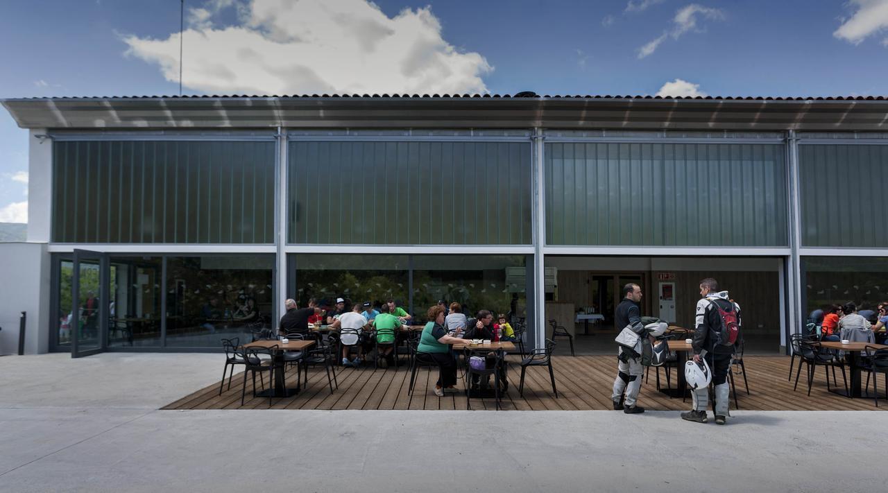 Youth Hostel Non Stop Inn By Irrisarri Land Igantzi Exterior foto